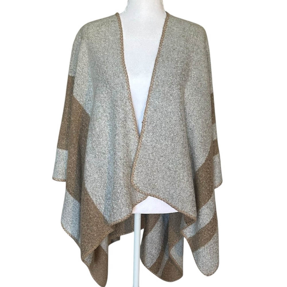 Francesca's Sweater Tan and Gray Knit Wrap Blanket Poncho Cape One Size